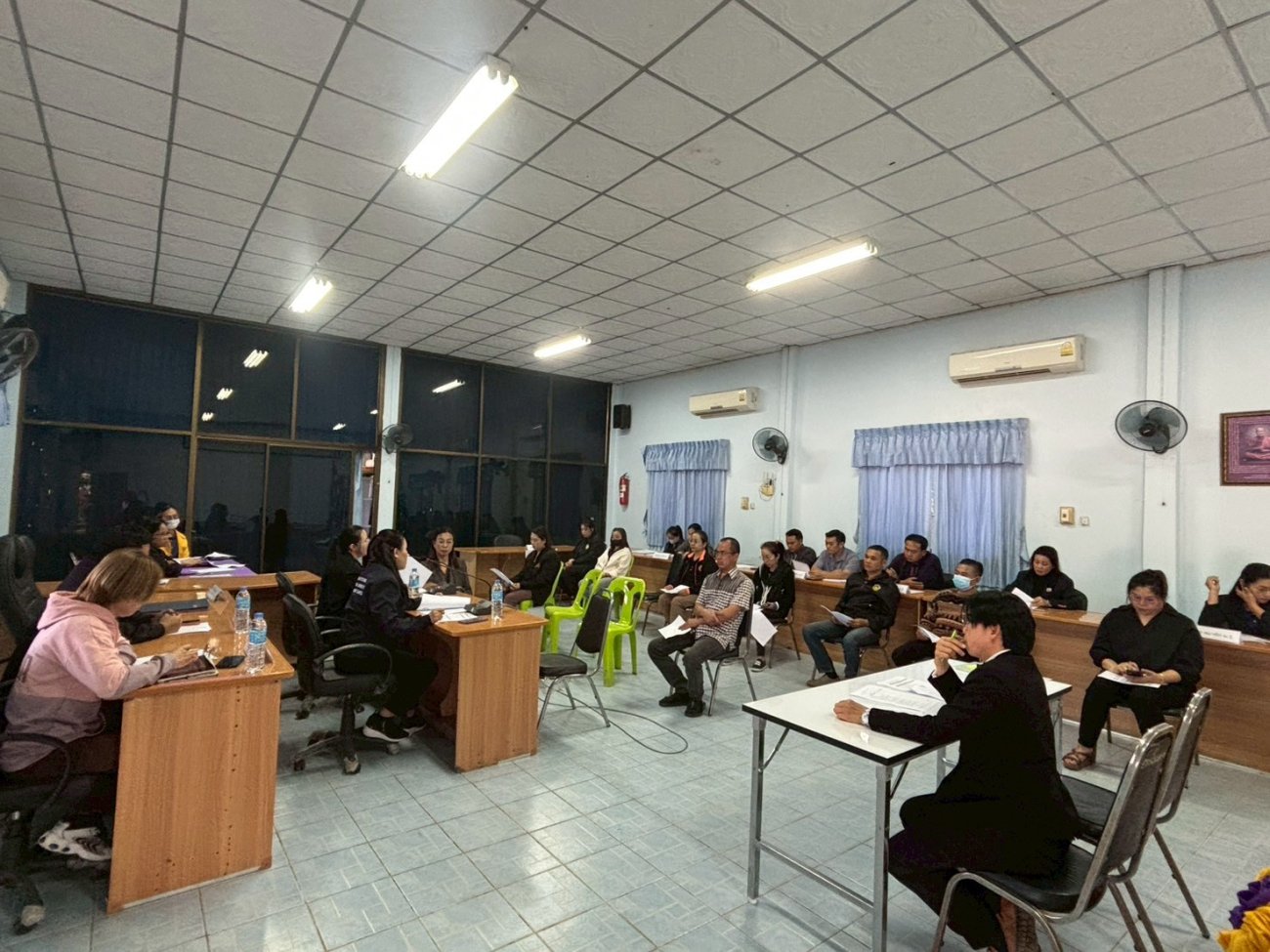 ในวันศุกร์  ที่ 28 พฤศจิกายน 2568 เวลา 14.00 น. องค์การบริหารส่วนตำบลโนนสะอาด  โดย มีนางสาวเกษรา พิชัยช่วง                                                                                                                                                                                                                                                                                                                                                                                                                                                                                                                                                                                                                                                         ปลัดองค์การบริหารส่วนตำบลโนนสะอาด / และเจ้าหน้าที่ - พนักงาน อบต.โนนสะอาด ร่วมประชุมชี้แจงแนวทาง เพื่อเตรียมความพร้อมในการเลือกตั้งนายกองค์การบริหารส่วนตำบลโนนสะอาด และสมาชิกสภาองค์การบริหารส่วนตำบลโนนสะอาด ณ ห้องประชุมองค์การบริหารส่วนตำบลโนนสะอาด อำเภอห้วยเม็ก จังหวัดกาฬสินธุ์