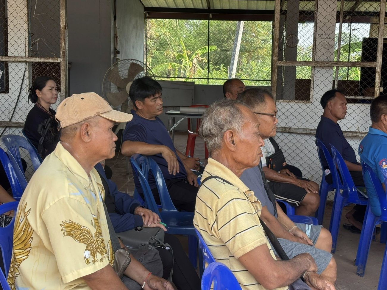 วันที่ 31 มีนาคม 2569 นายวีระเดช โพธิ์ศรีราช  นายกองค์การบริหารส่วนตำบลโนนสะอาด คณะผู้บริหาร  หัวหน้ากอง ลูกจ้างประจำ  สมาชิกสภา  ผู้นำท้องที่ พร้อมด้วยประชากรหมู่ 4,6 ตำบลโนนสะอาด เข้าร่วมประชุมประชาคมทบทวน อัตราค่าธรรมเนียม เกี่ยวกับการจัดการสิ่งปฏิกูลและมูลฝอยขั้นต่ำและขั้นสูง ประจำปี พ.ศ.2569  ณ .บ้านหนองกุงไทย หมู่4,6  ตำบลโนนสะอาด อำเภอห้วยเม็ก จังหวัดกาฬสินธุ์