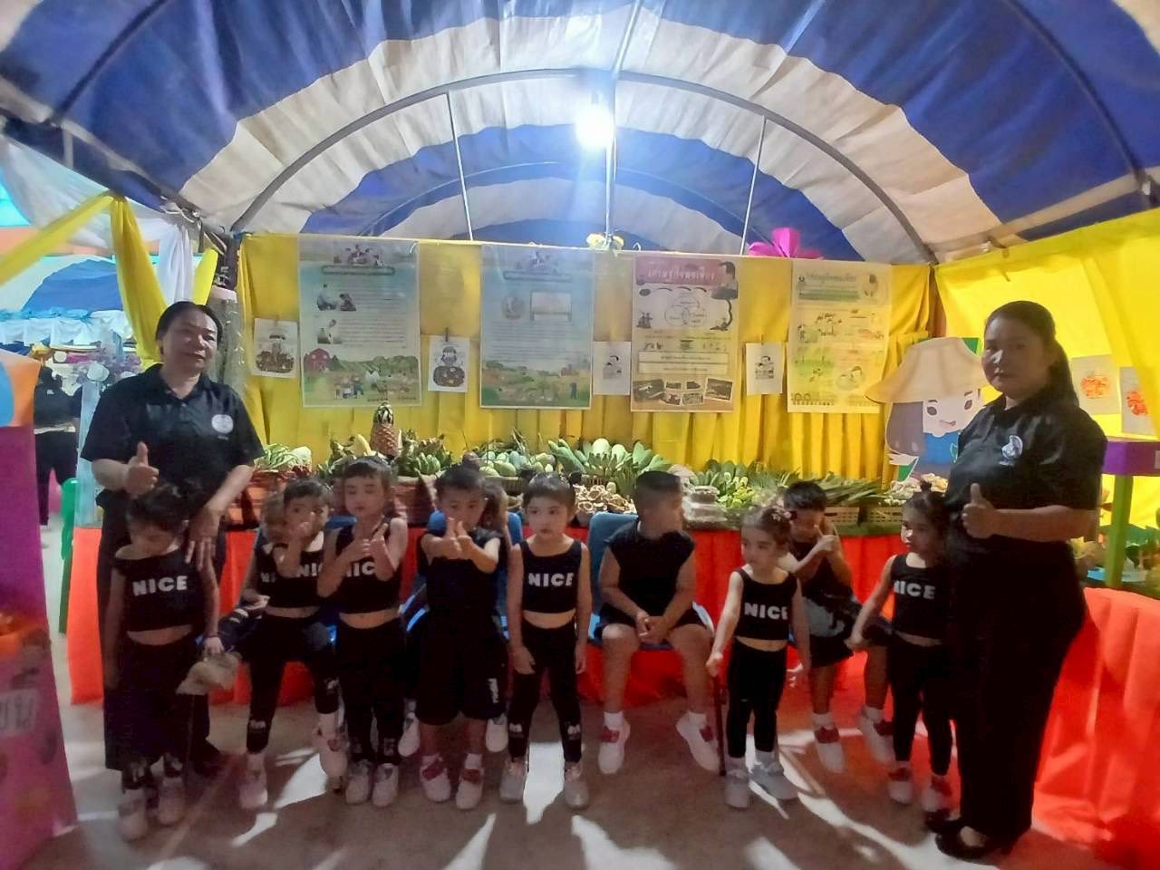 วันที่ 31 มีนาคม 2569 นายวีระเดช โพธิ์ศรีราช นายกองค์การบริหารส่วนตำบลโนนสะอาด มอบหมายให้ นายวิรัตน์ สมคำศรี รองนายก อบต.โนนสะอาดและนายวัชรินทร์ ภูลายเรียบ  เลขานุการฯนายก  องค์การบริหารส่วนตำบลโนนสะอาดพร้อมด้วย  ผู้อำนวยการกองการศึกษาและคณะครู  เข้าร่วมโครงการจัดนิทรรศการศึกษาและกิจกรรมส่งเสริมพัฒนาเด็กปฐมวัย ภายใต้ มหกรรมการศึกษาท้องถิ่น อำเภอห้วยเม็ก ครั้งที่ 10 ประจำปี 2569  ณ. โรงเรียนทรายมูลพิทยาคม อำเภอห้วยเม็ก จังหวัดกาฬสินธุ์